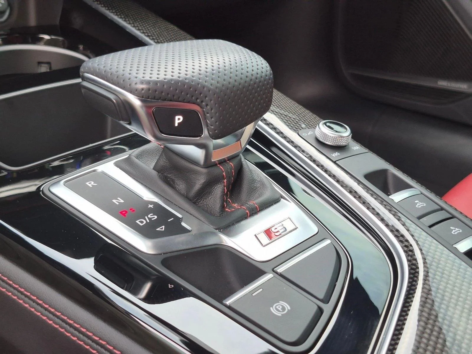 Used 2024 Grey Audi Premium Plus image 15