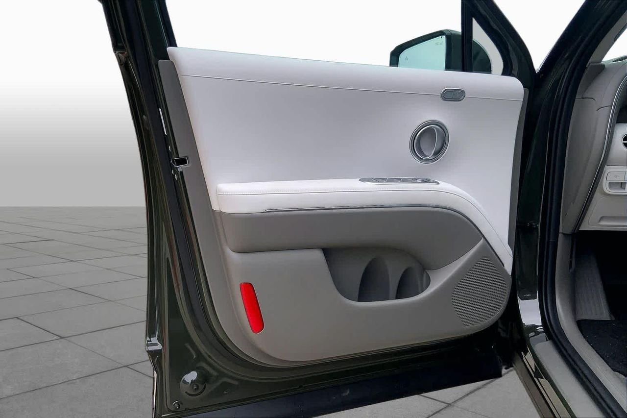 New 2026 Titan Charcoal Pearl Hyundai Limited image 10