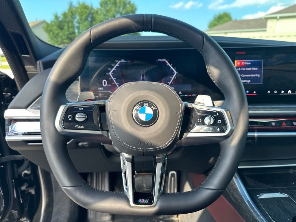 Used 2025 Black BMW 760i xDrive image 31