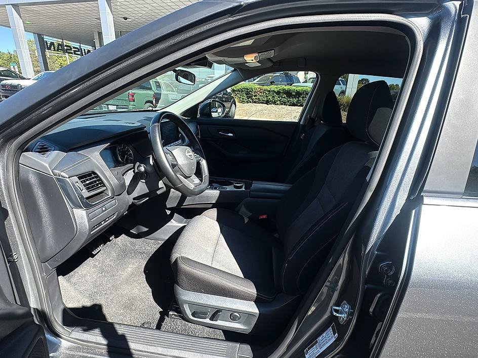 Used 2025 Gun Metallic Nissan SV image 13