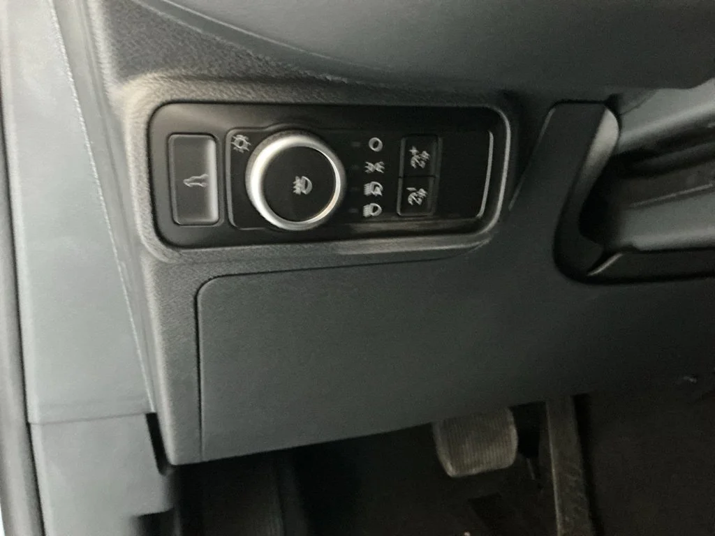 New 2026 White Metallic Ford Tremor image 15