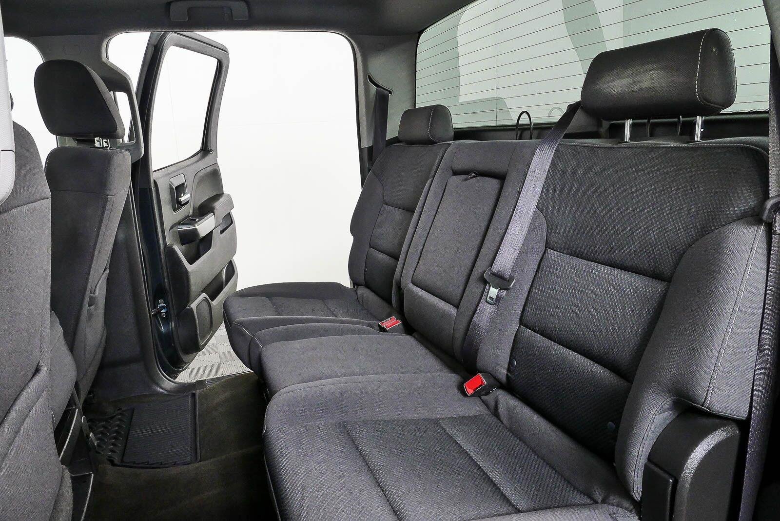 Used 2017 GRAPHITE METALLIC Chevrolet LT image 18