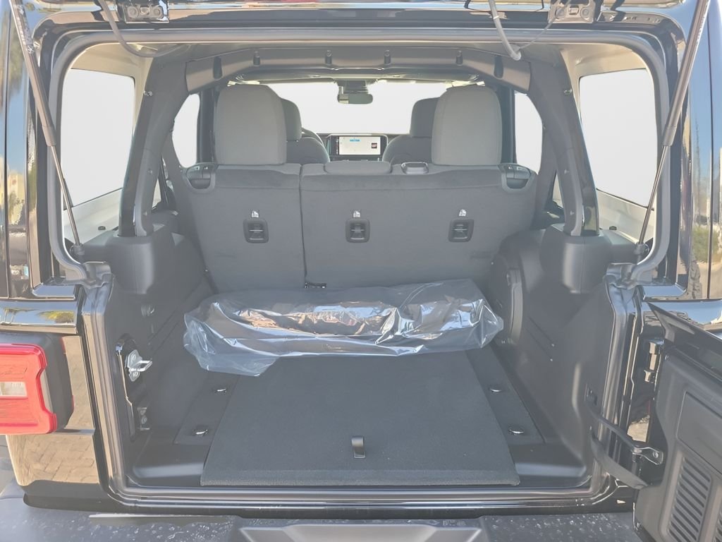 New 2026 Black Clear-Coat Exterior Paint Jeep Rubicon image 22