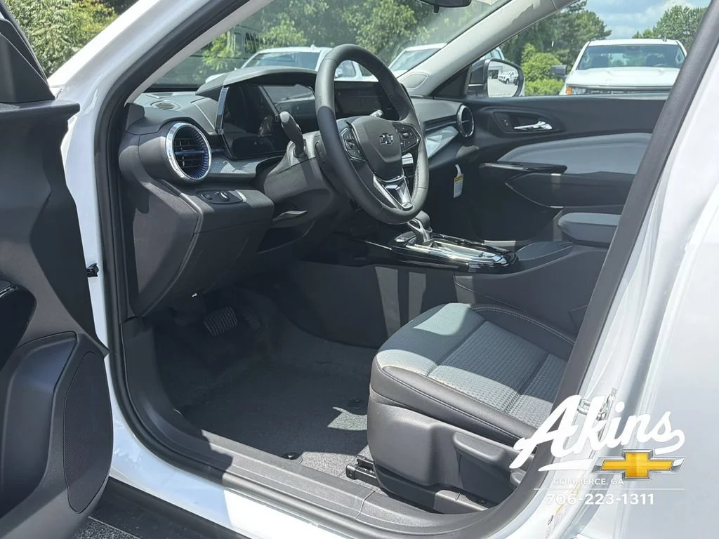 2026 Chevrolet Trax LT - Photo 11