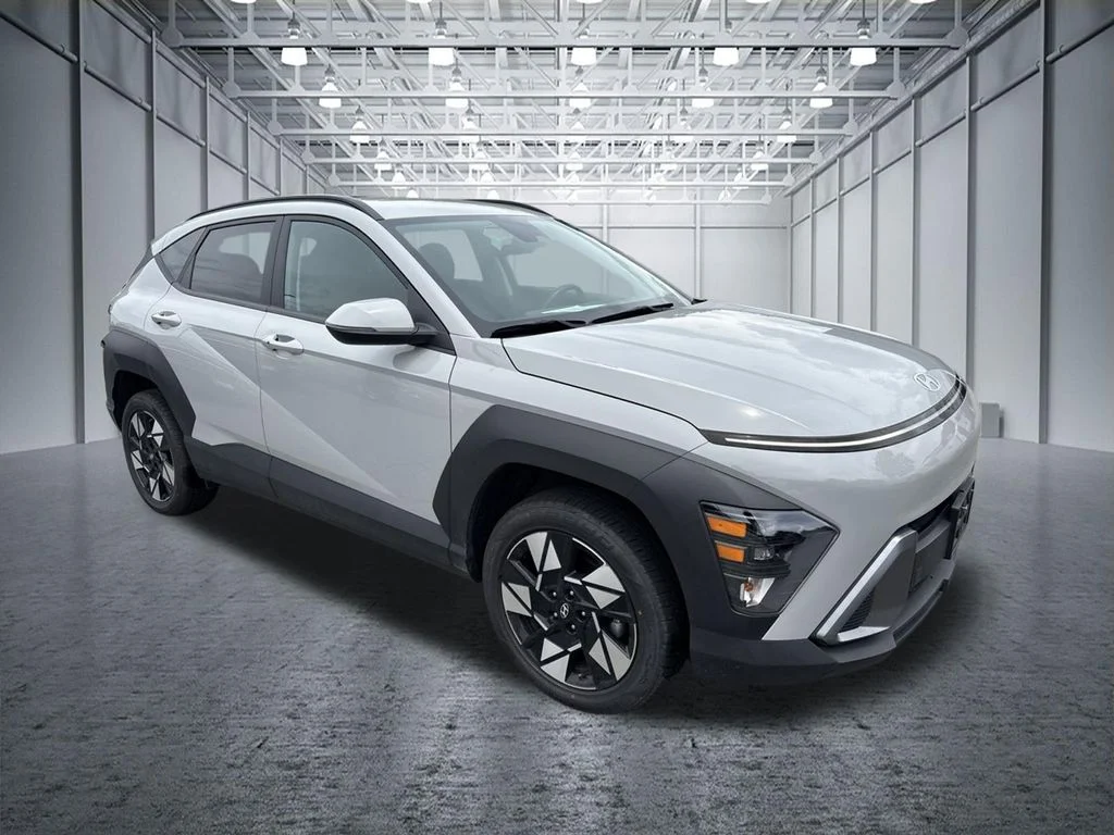 Used 2025 Gray Hyundai SEL image 8