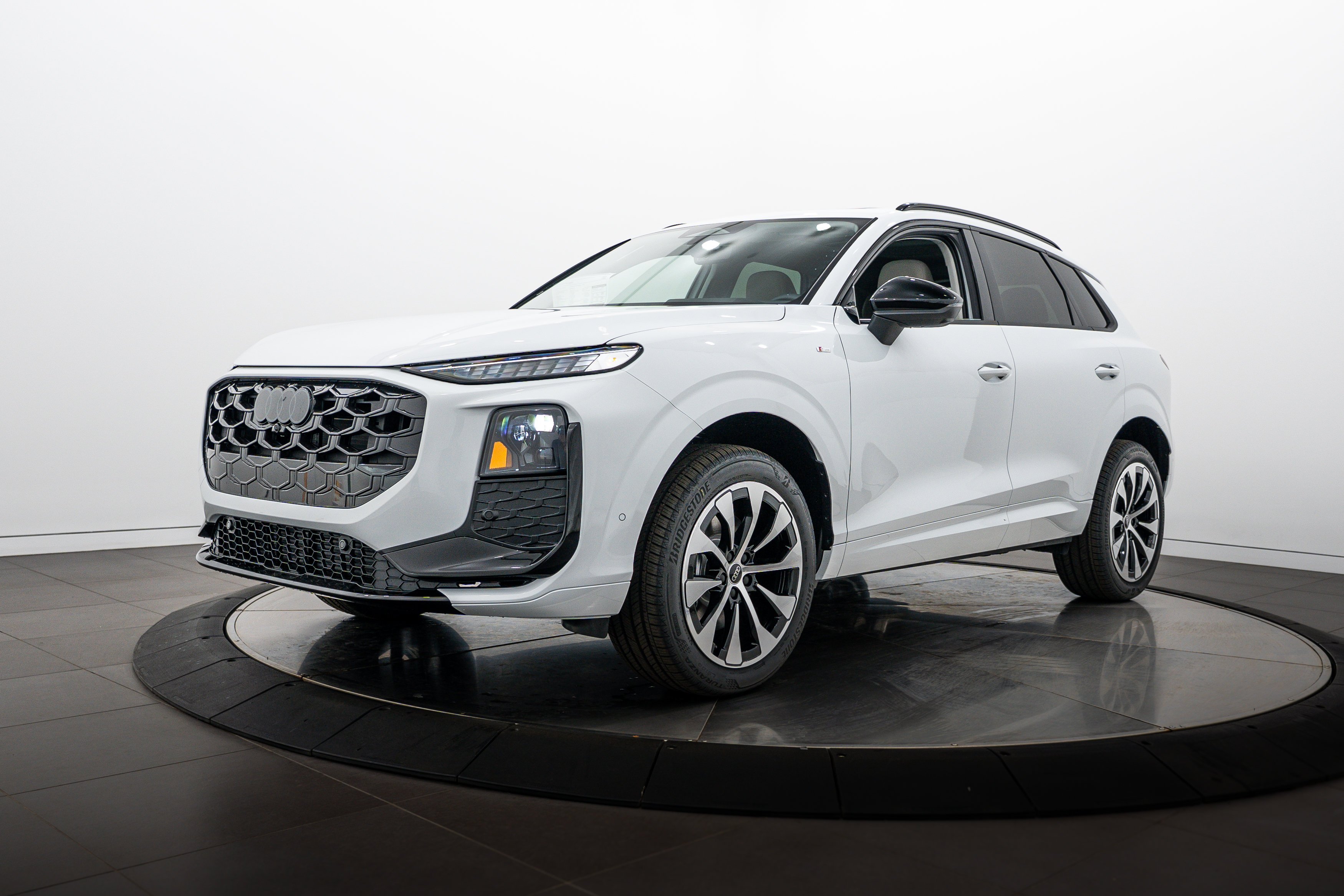 New 2026 Glacier White Audi S line image 7