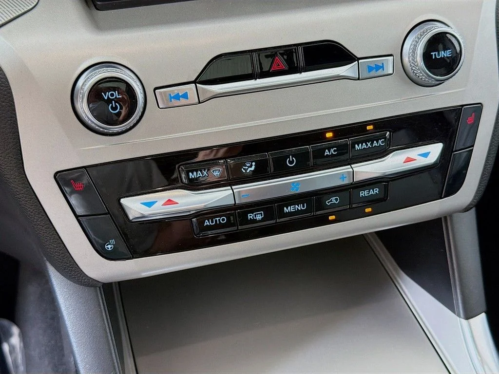 Used 2023 Blue Metallic Ford XLT image 41