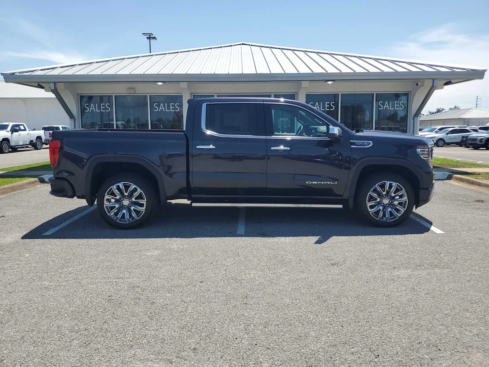 Used 2025 Titanium Rush Metallic GMC Denali image 9