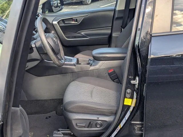 Used 2019 Midnight Black Metallic Toyota XLE image 13