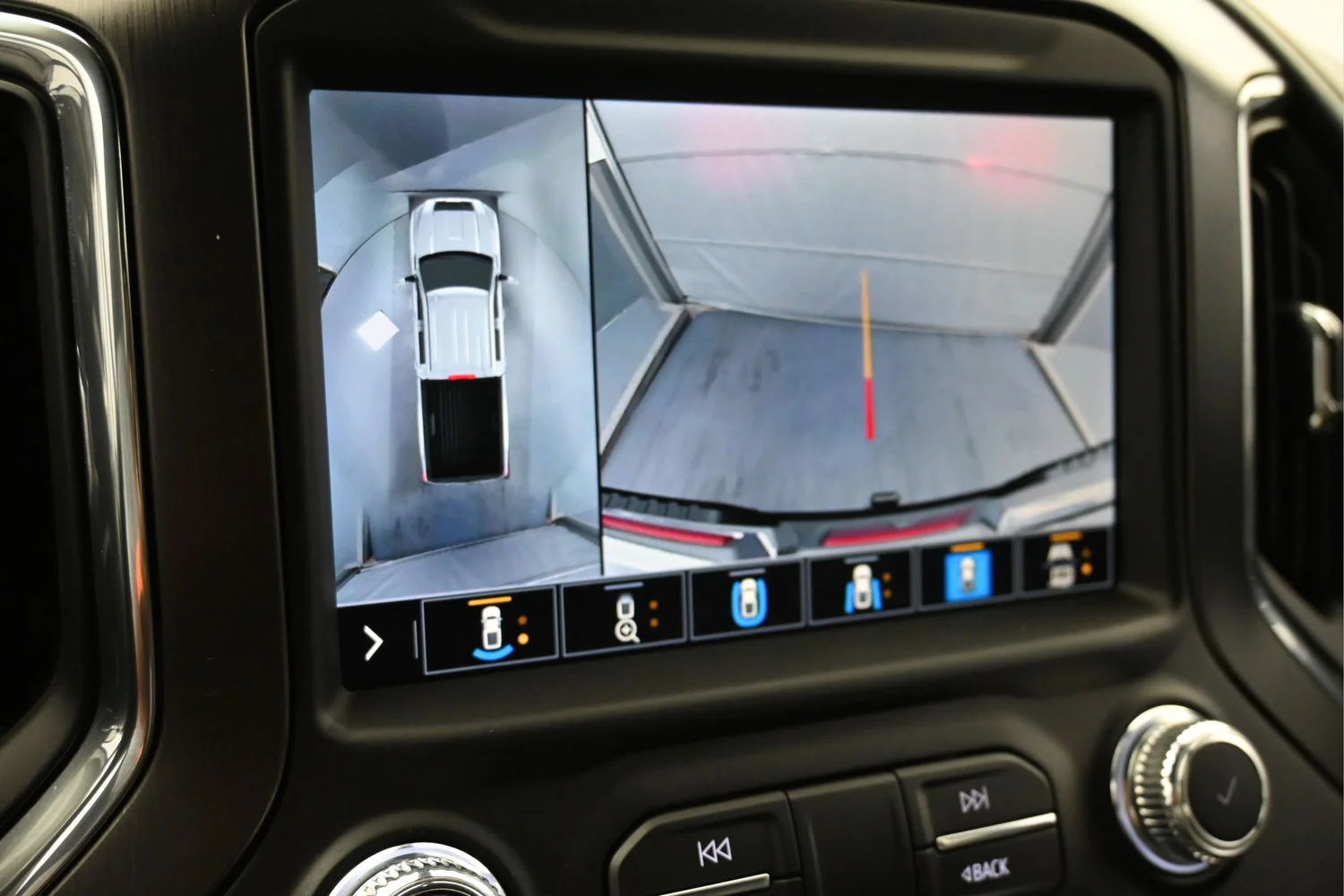 Used 2020 ONYX BLACK GMC AT4 image 25