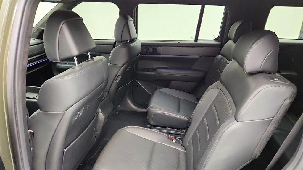 Used 2024 Rockwood Green Hyundai Calligraphy AWD image 20