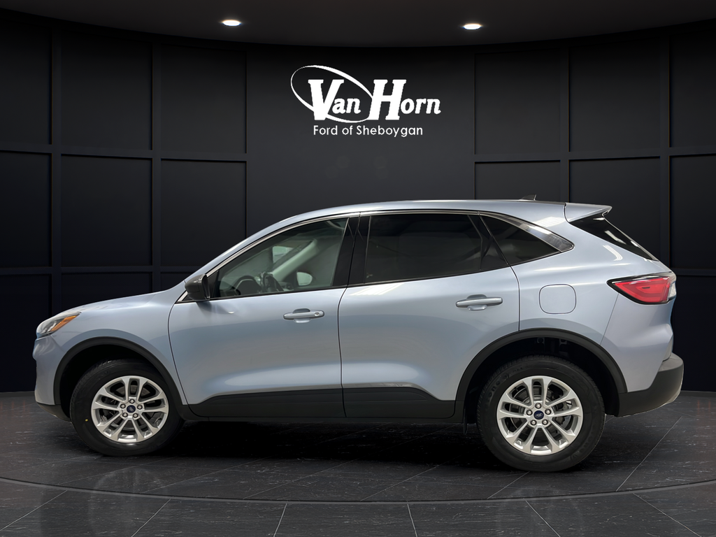 Used 2022 Iced Blue Silver Metallic Ford SE image 4