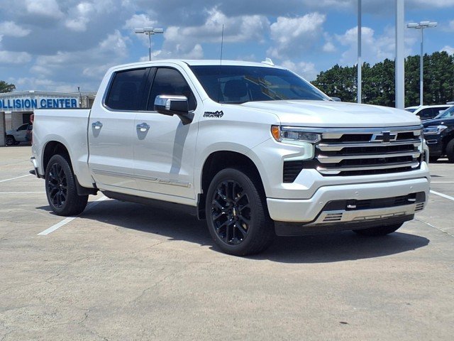 Certified Used 2024 Iridescent Pearl Tricoat Chevrolet High Country image 4