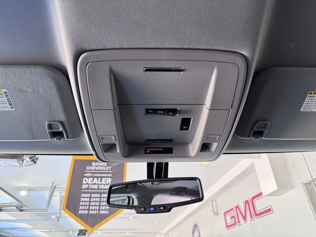 Used 2018 ONYX BLACK GMC SLT image 25