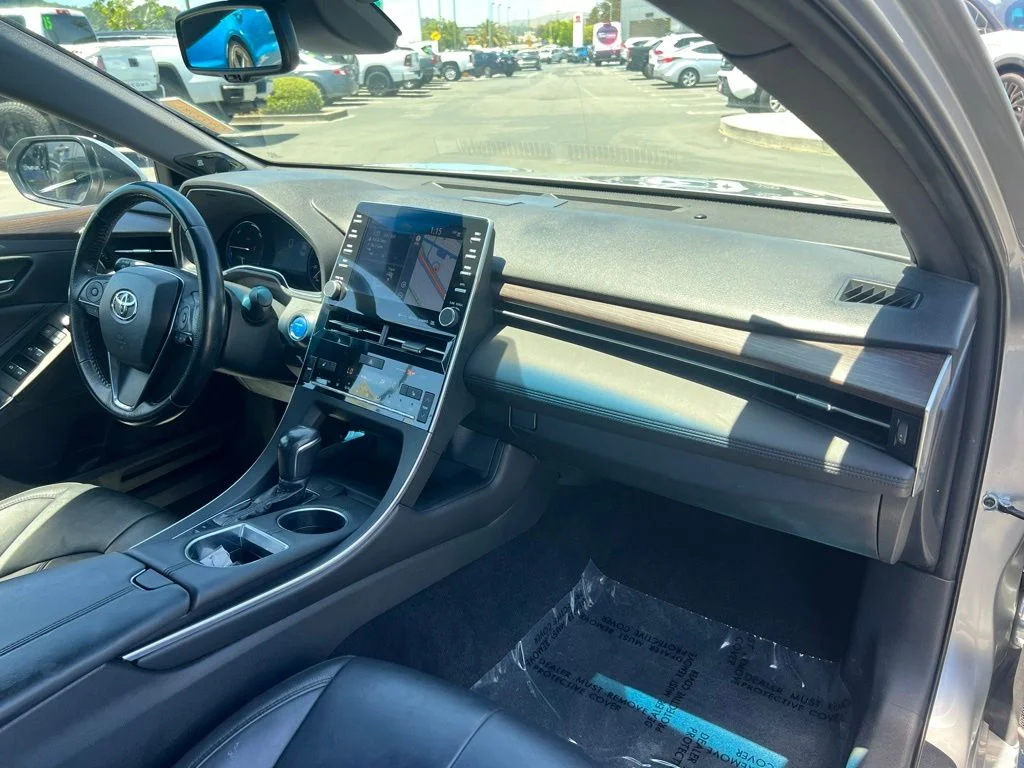 Used 2020 Silver Toyota XLE Plus image 8