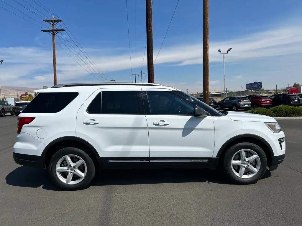 Used 2018 Oxford White Ford XLT image 4