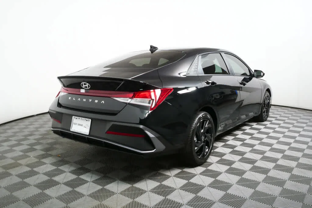 New 2026 Abyss Black Hyundai SEL Sport image 3