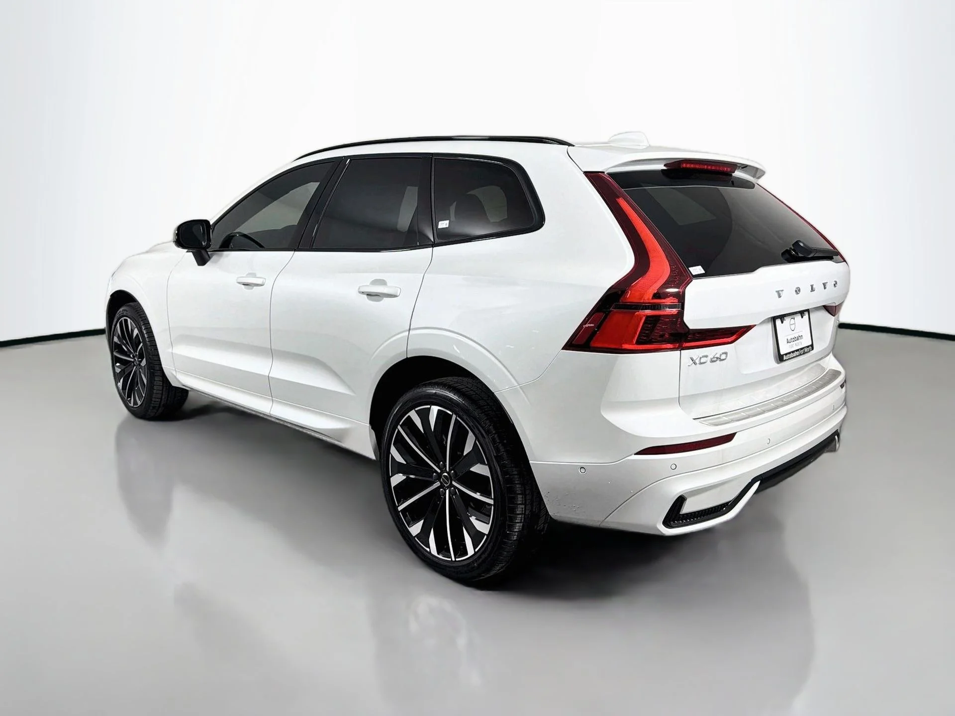 New 2026 Crystal White Volvo Ultra image 7