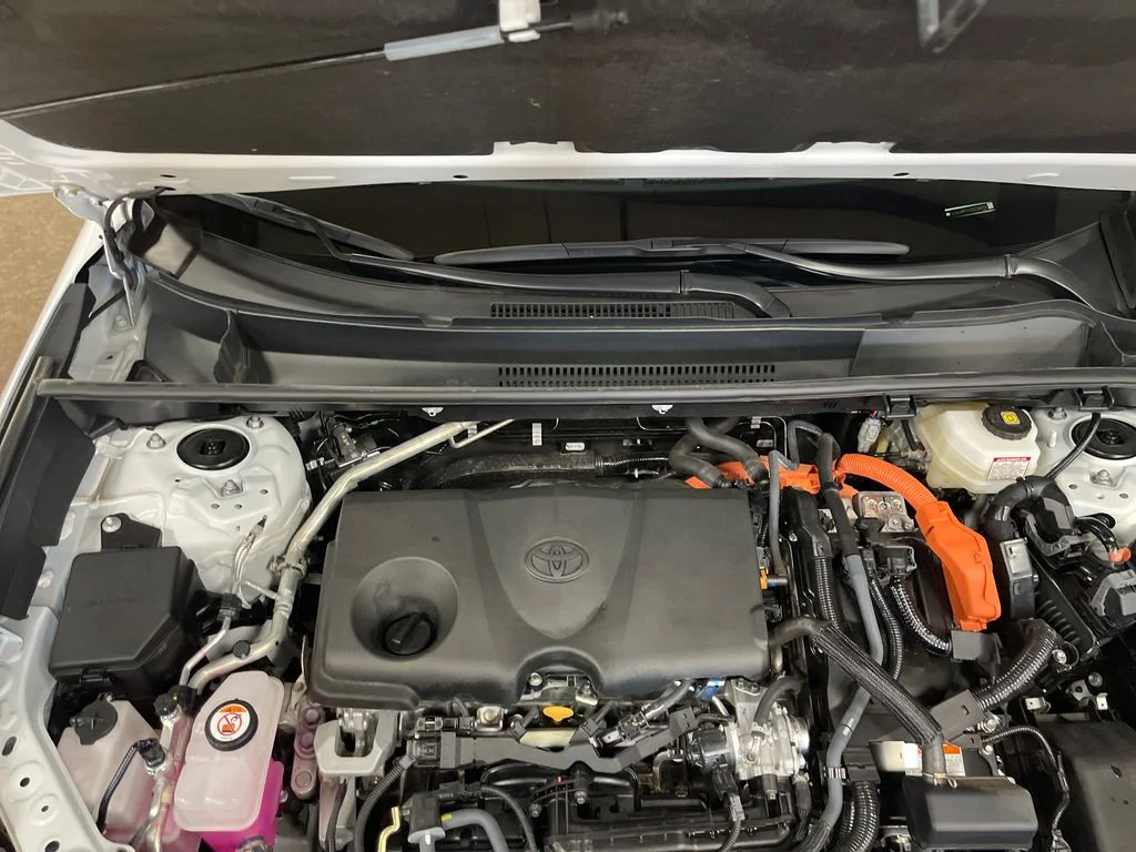 Used 2025 White Toyota LE image 9