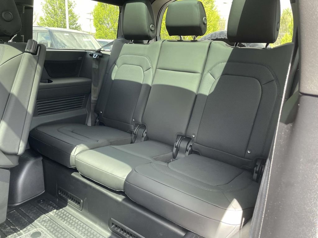 New 2026 Borasco Grey Land Rover X-Dynamic SE image 18