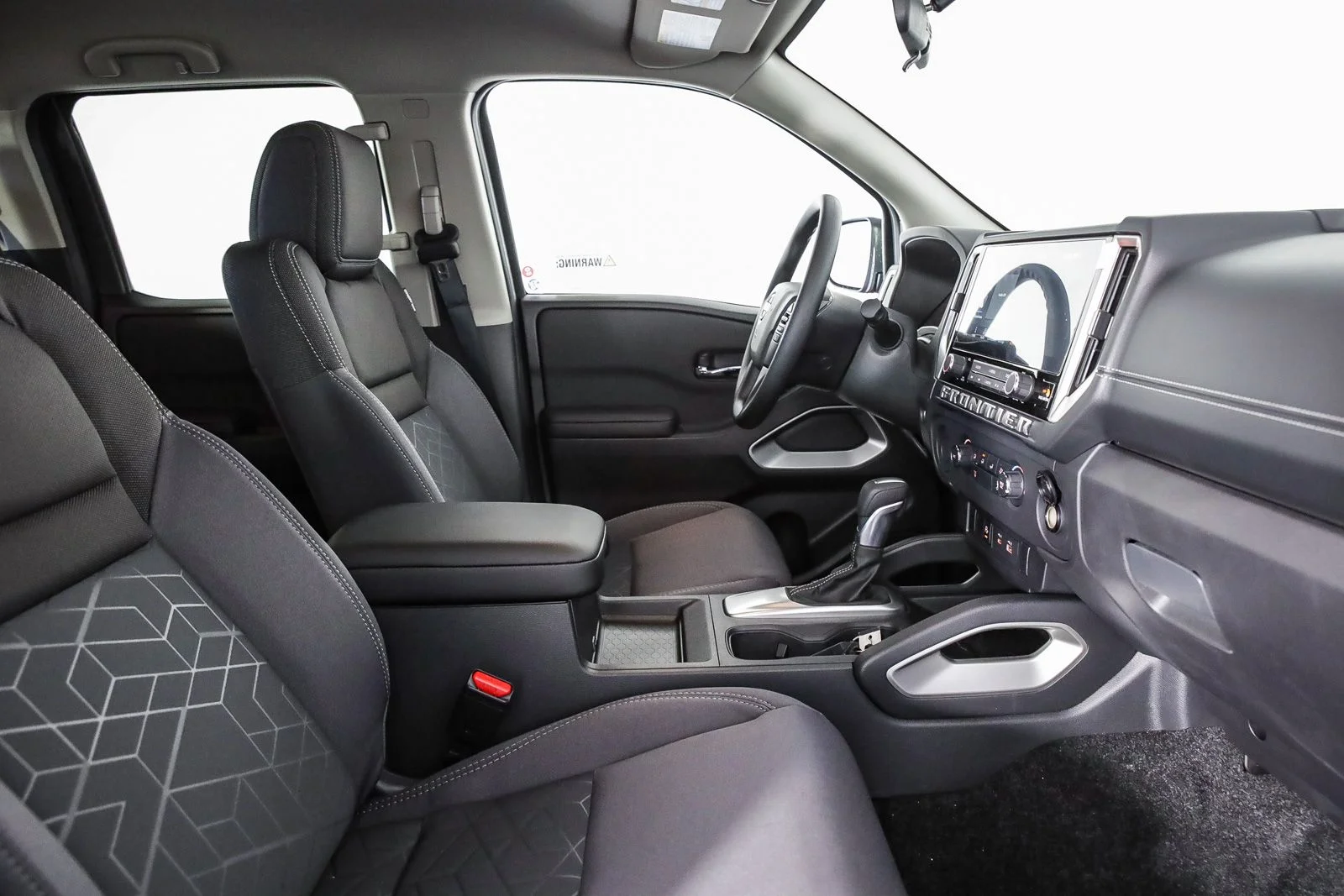 2025 Nissan Frontier SV - Photo 17