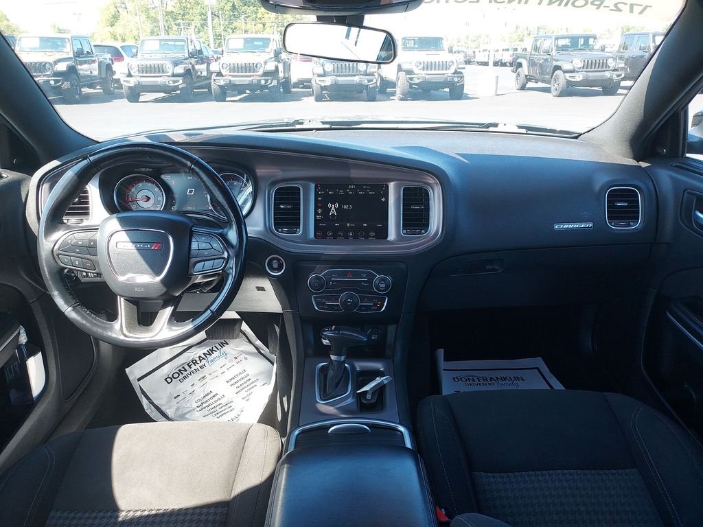 Used 2023 Black Dodge SXT image 15