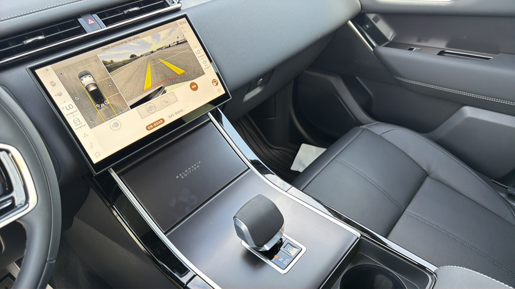 New 2026 Fuji White Land Rover  image 24