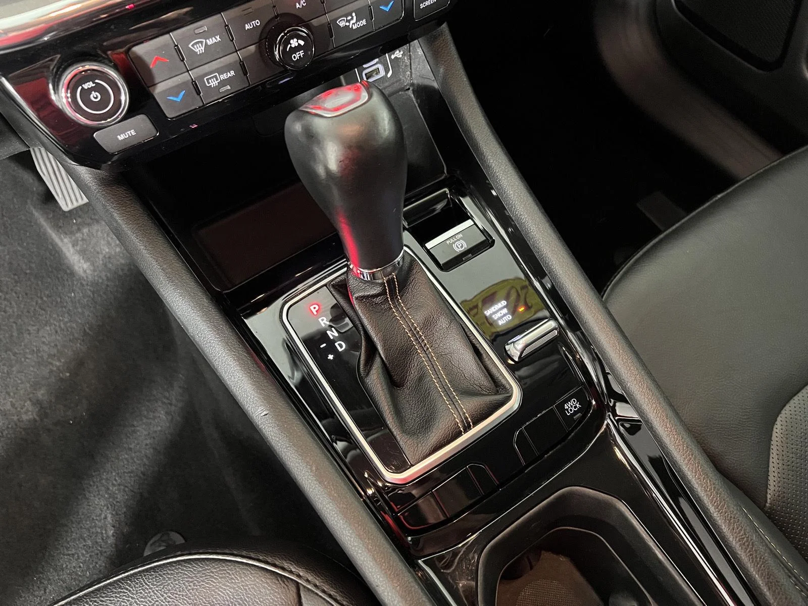 Used 2022 Gy Jeep Limited image 7