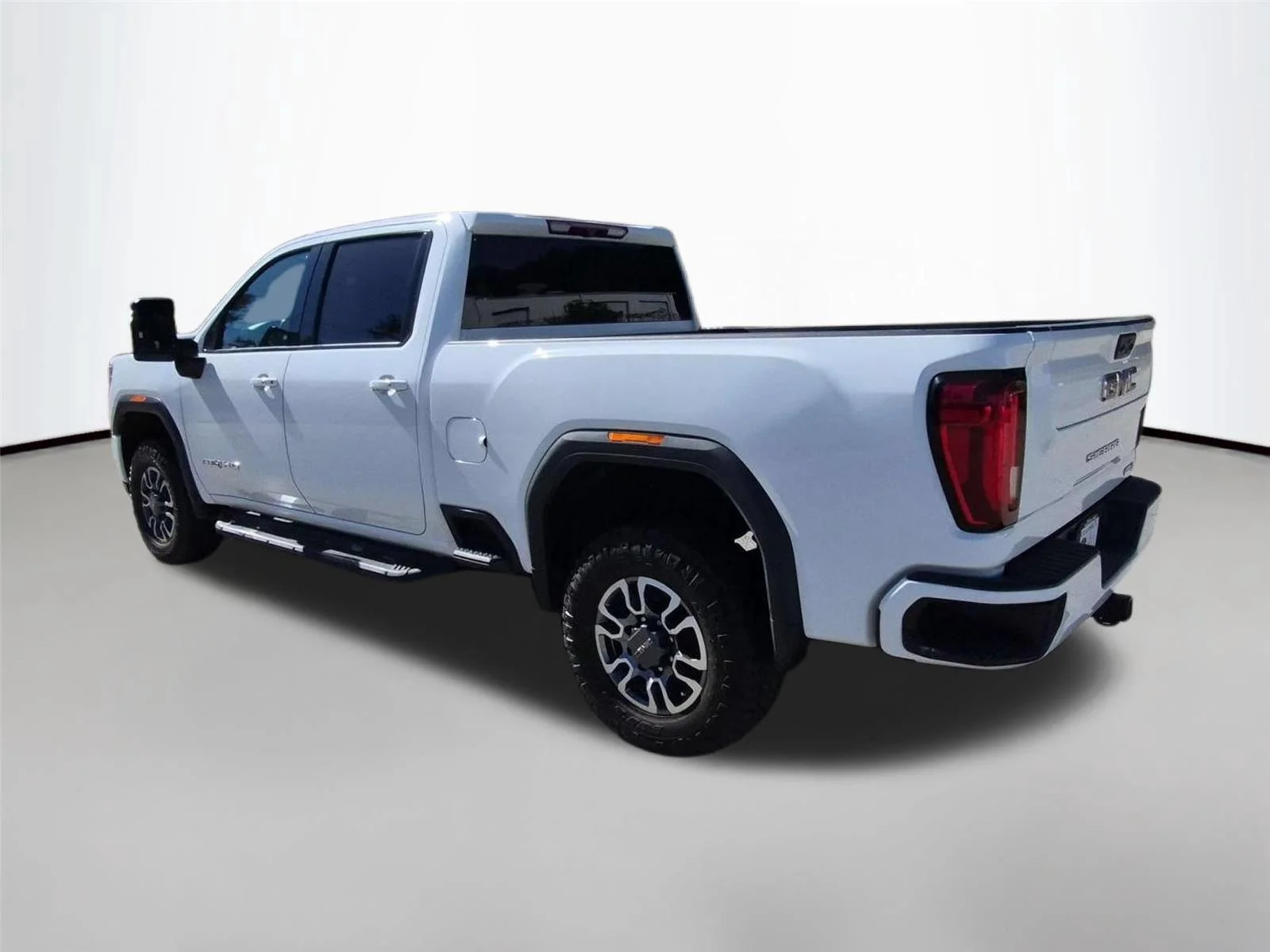 Used 2022 Summit White GMC AT4 image 3