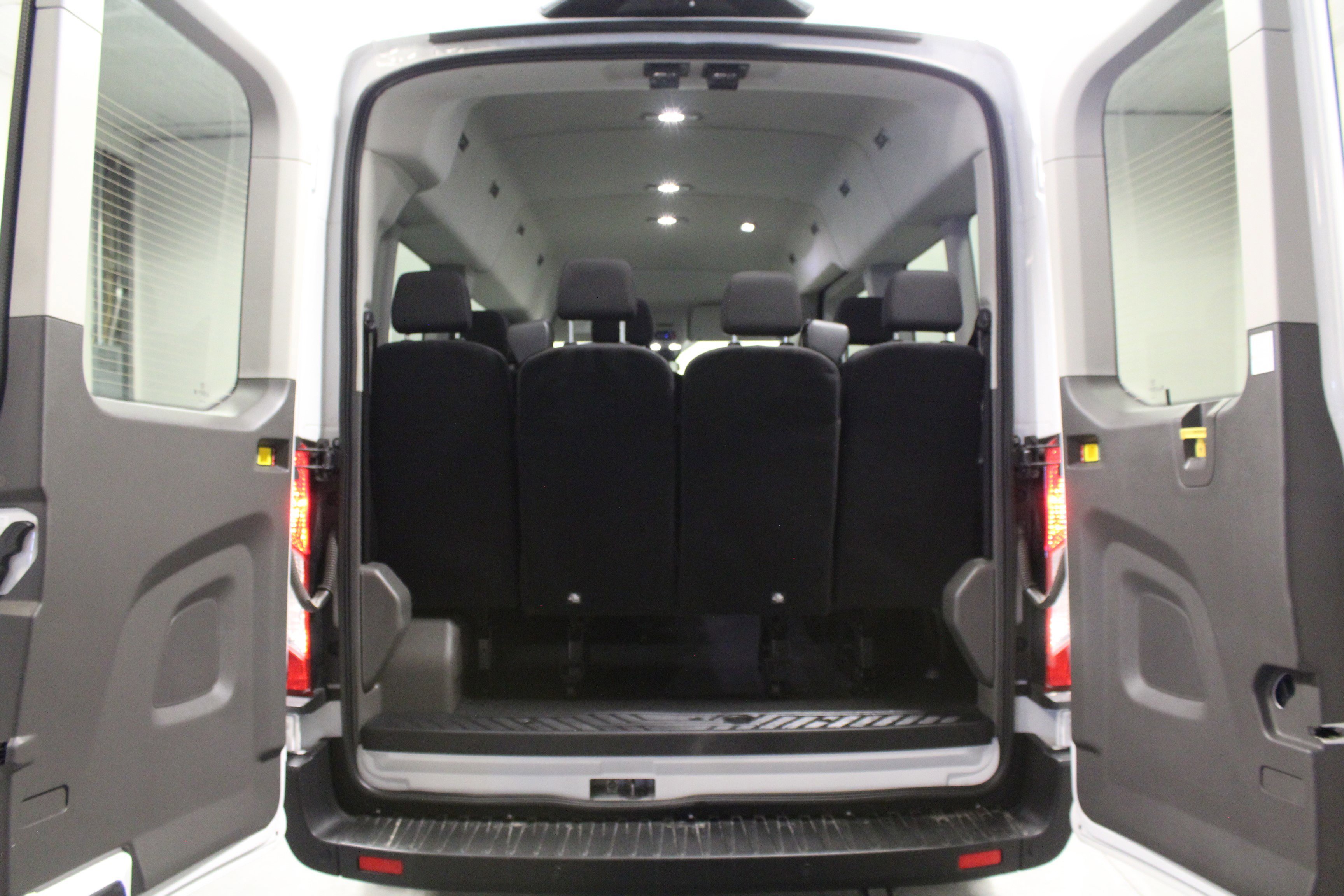 2024 Ford Transit Passenger Van XL - Photo 13