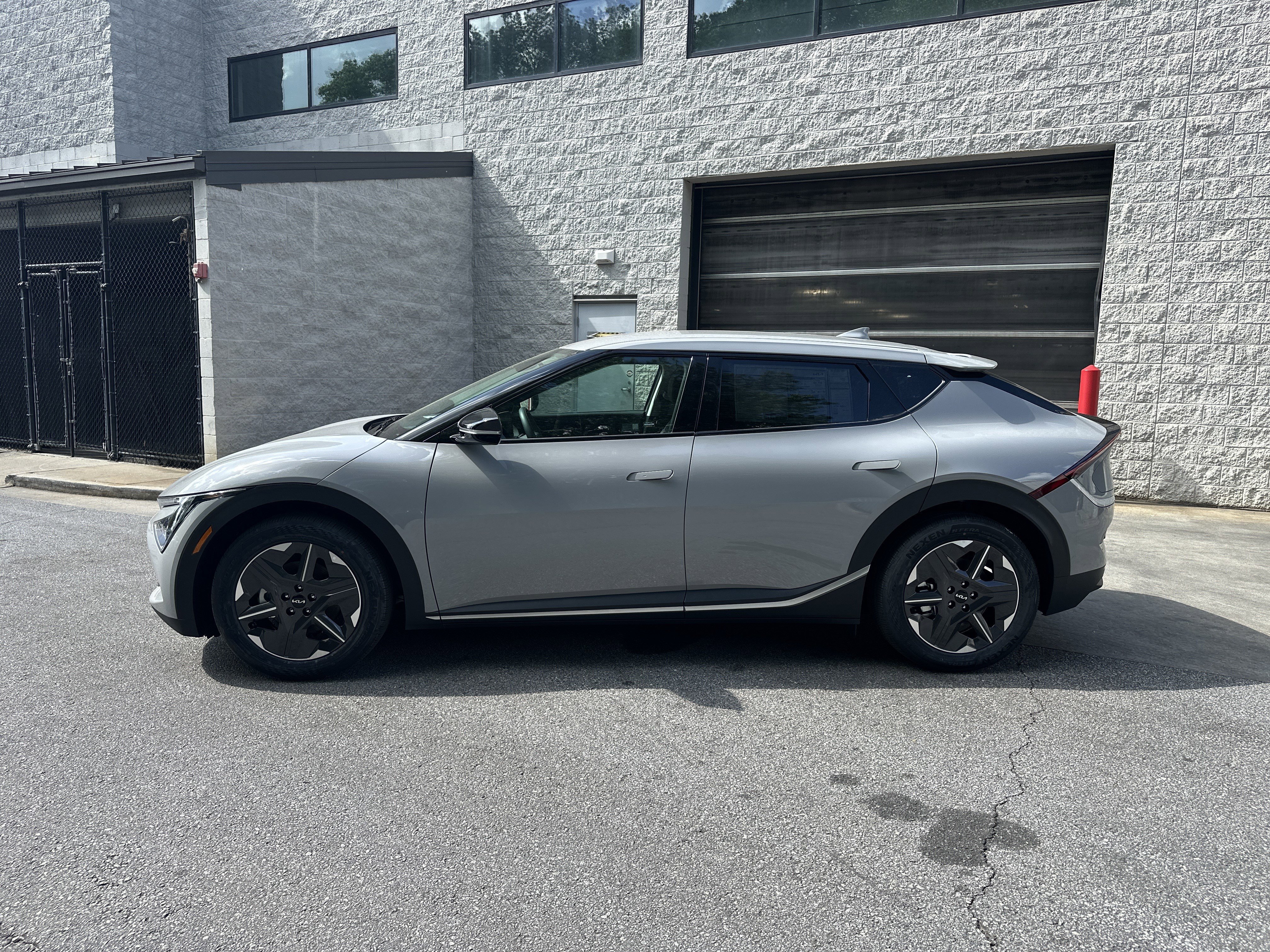 New 2026 Wolf Gray Kia LIGHT image 9