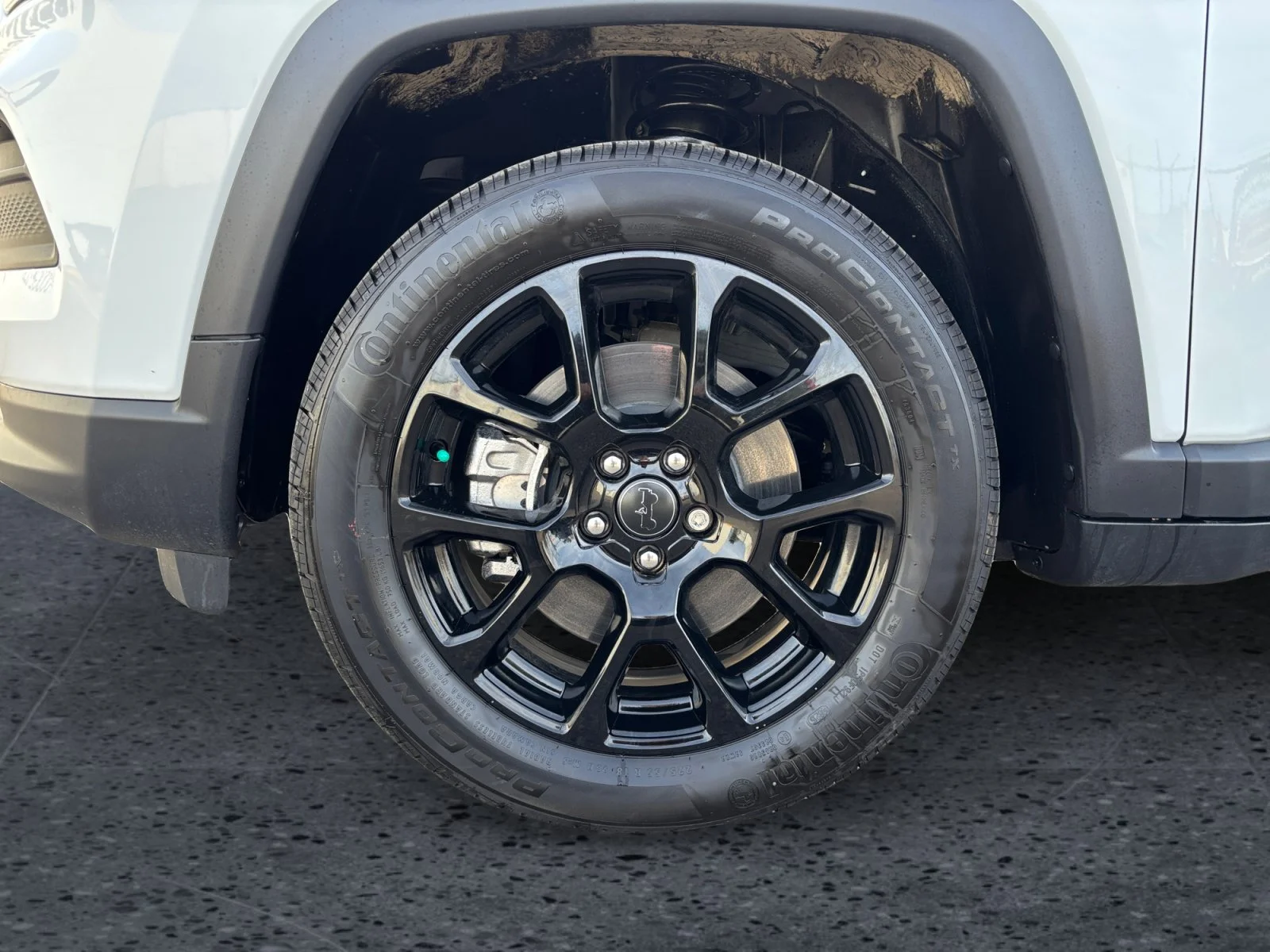 New 2026 Bright White Jeep North Altitude* 4x4, Pano Sunroof, Heated Seats, Wireless Charging Pad image 9