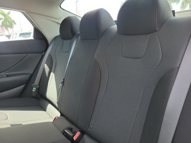 2026 Hyundai Elantra SE - Photo 10