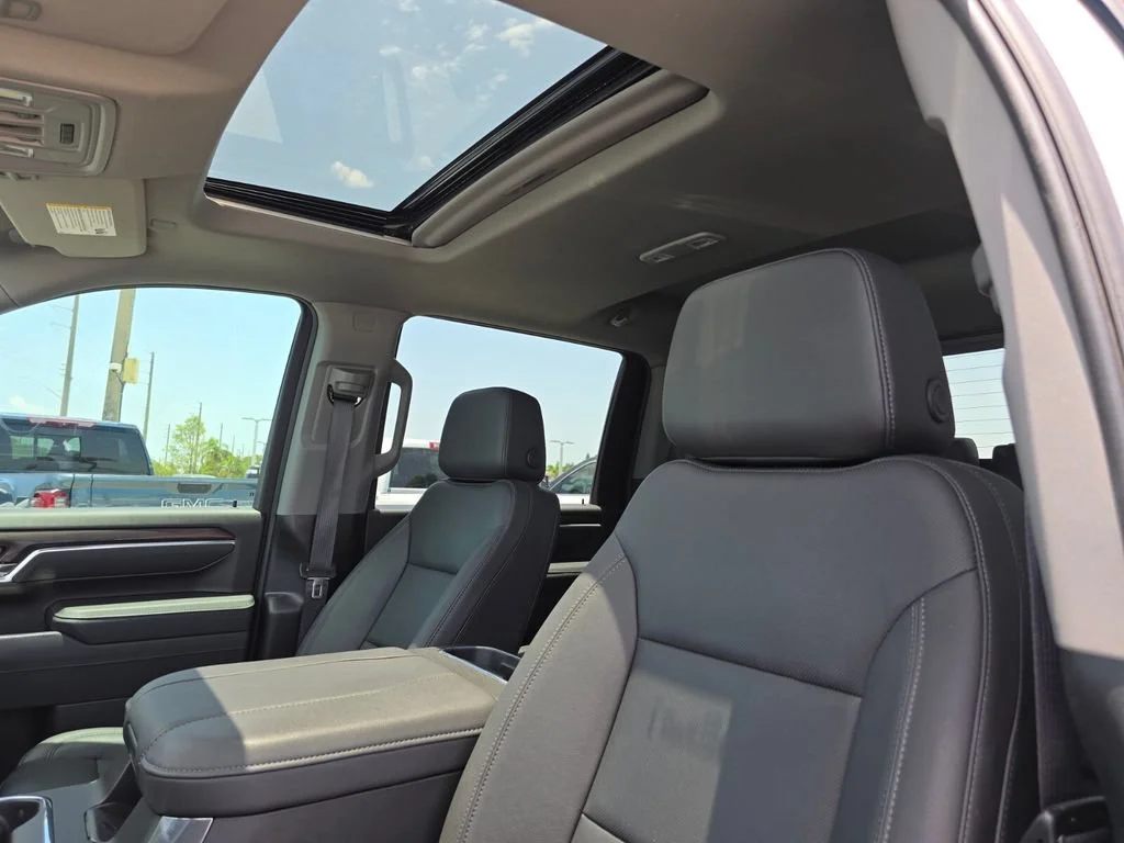 Used 2025 Summit White GMC SLT image 26