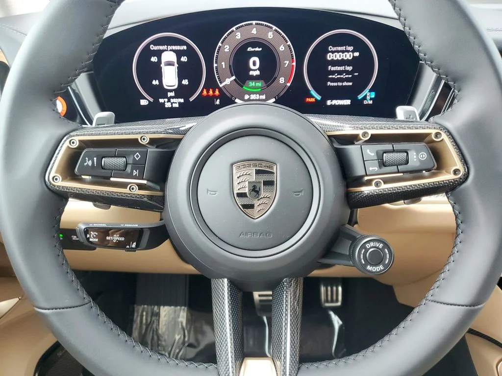 2025 Porsche Cayenne Turbo E-Hybrid - Photo 10