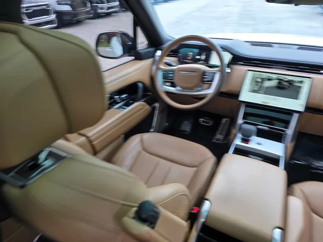 Used 2025 Ostuni Pearl Wht Prem Met Land Rover Autobiography image 43