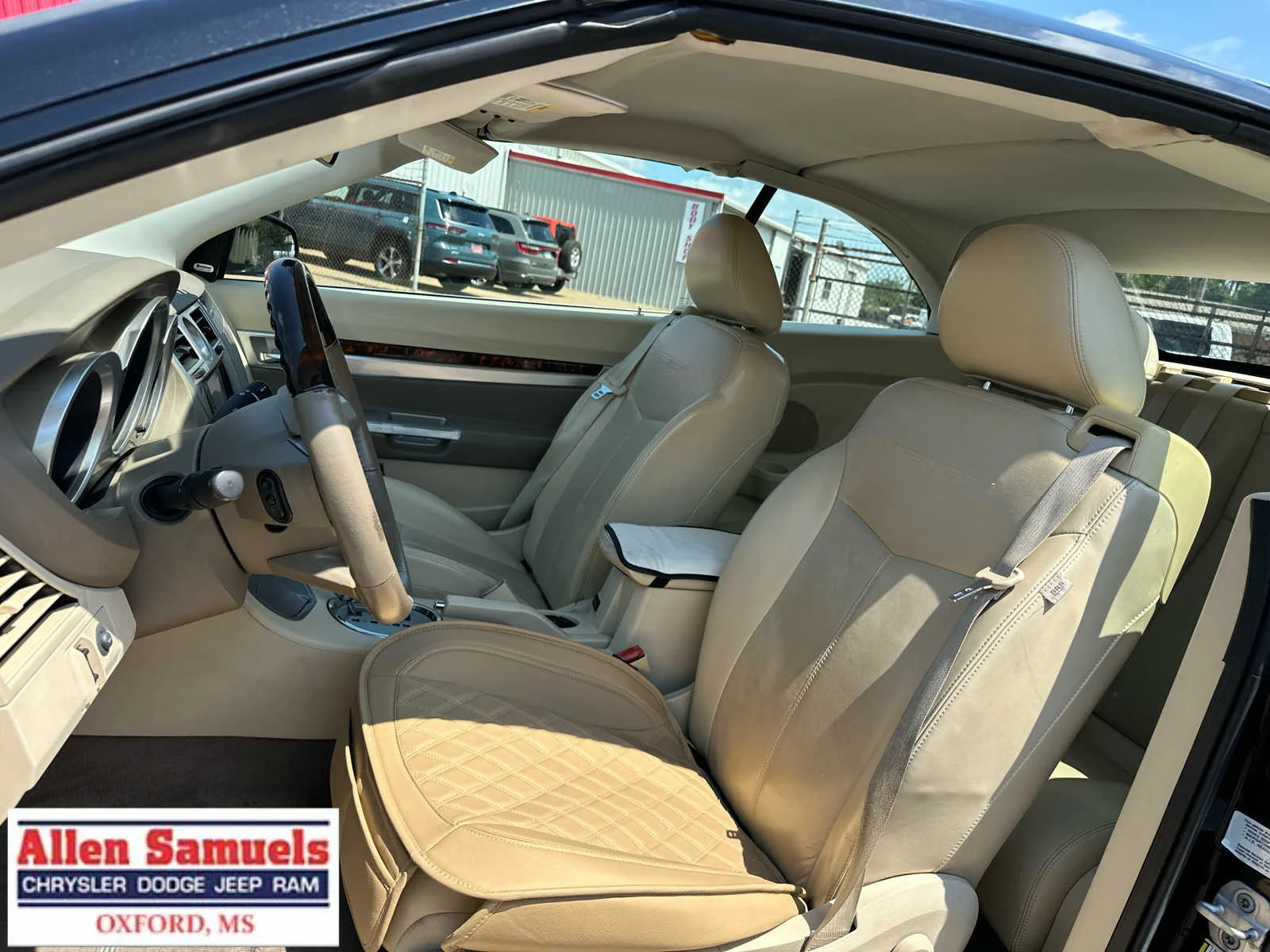 Used 2009 Brilliant Black Pearl Chrysler Limited image 11