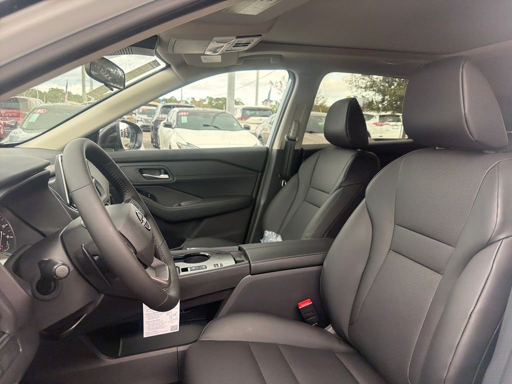 New 2026 Nissan Rogue Dark Armor 4D Sport Utility