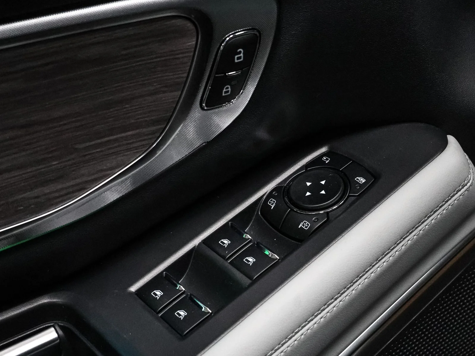 New 2026 Agate Black Metallic Ford MAX Platinum® image 22