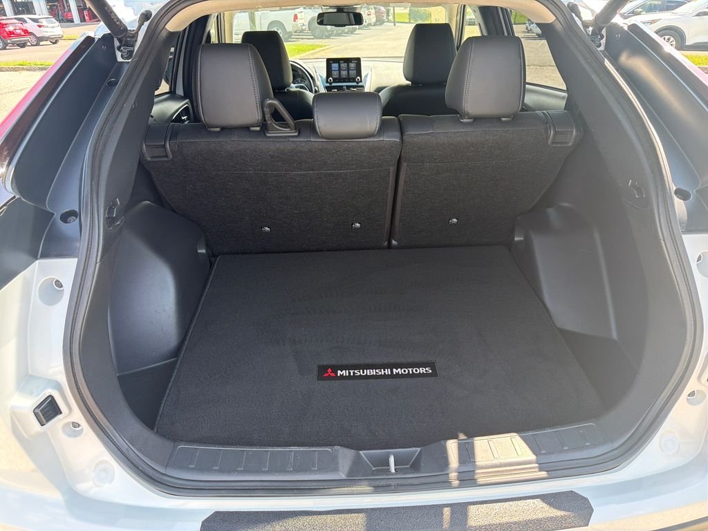Certified Used 2025 White Mitsubishi SE image 9