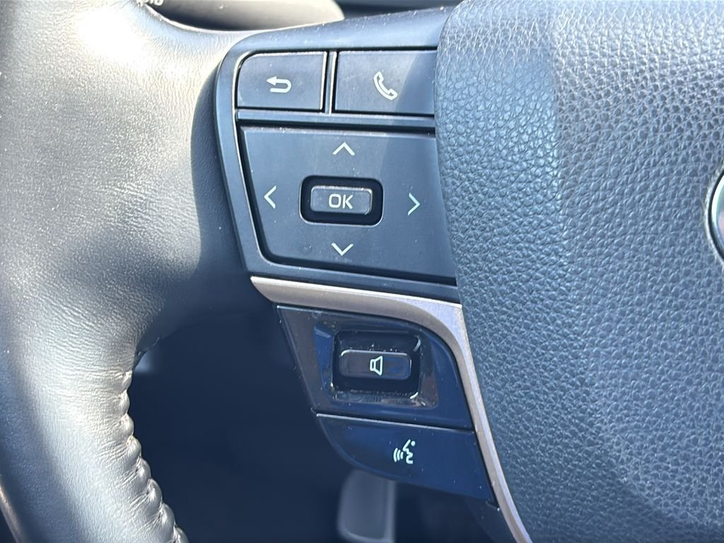2023 Toyota Crown XLE - Photo 26