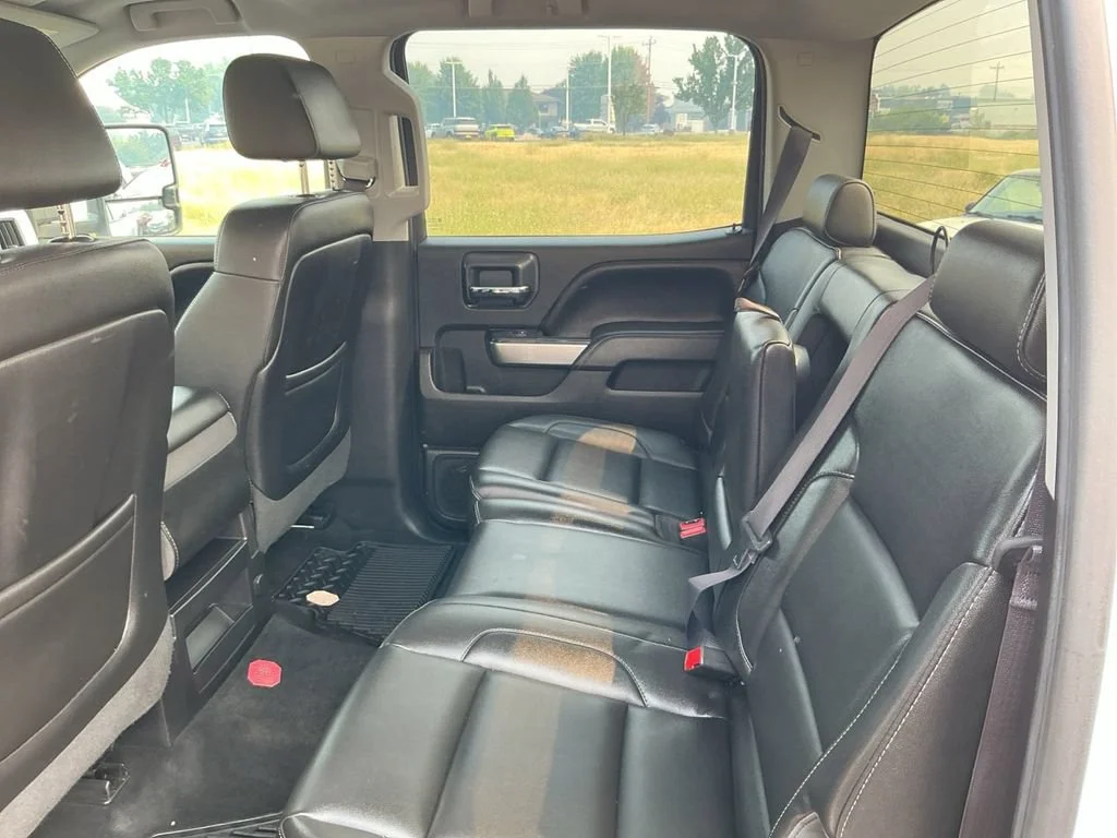 Used 2015 SUMMIT WHITE Chevrolet LT image 21