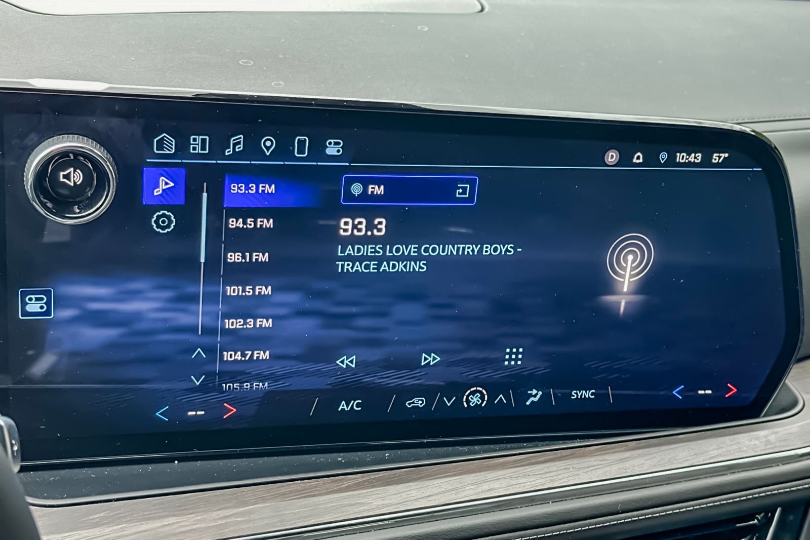 Used 2025 Gray Chevrolet LS image 21