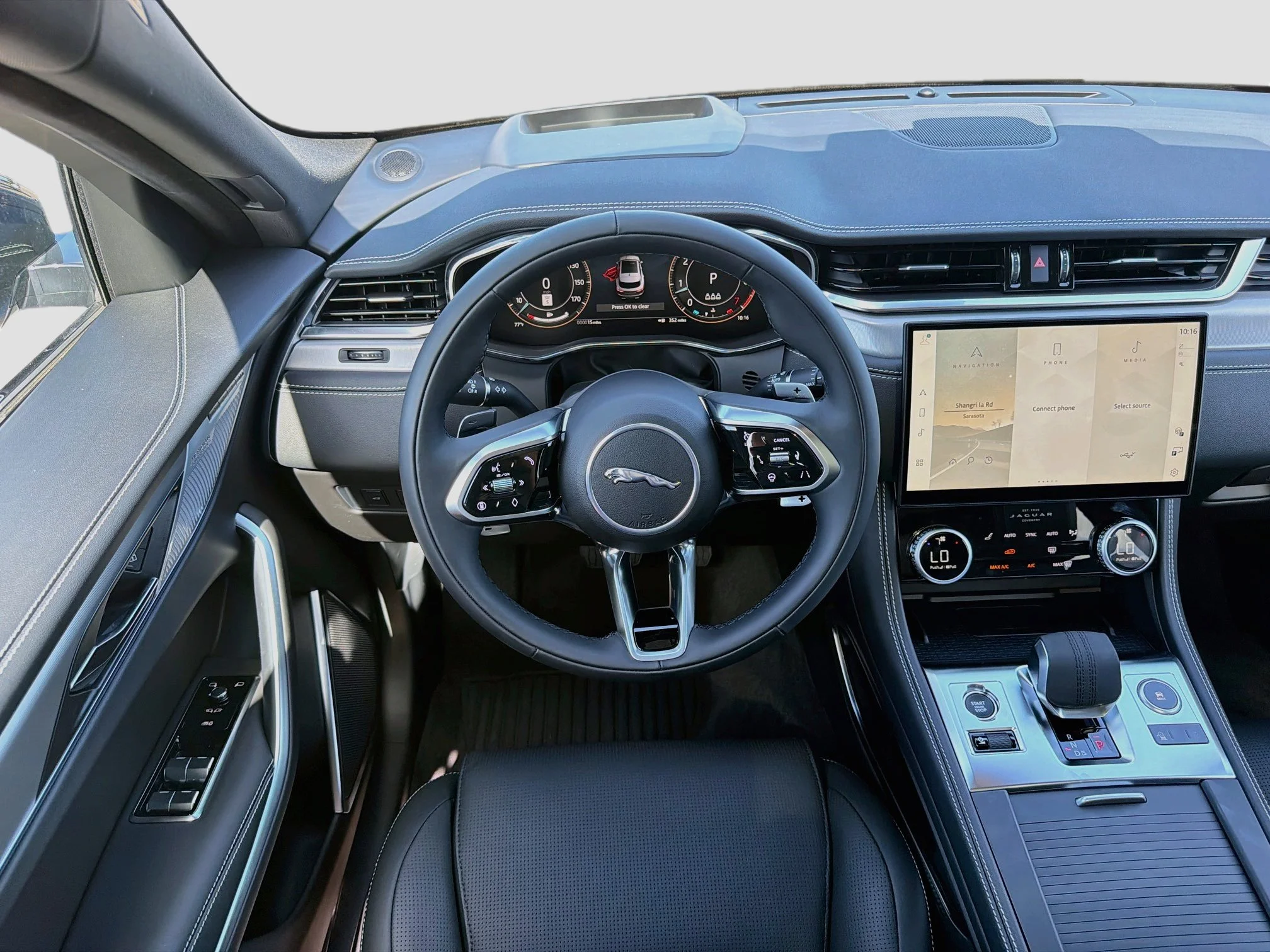 2026 Jaguar F-Pace R-Dynamic S - Photo 18