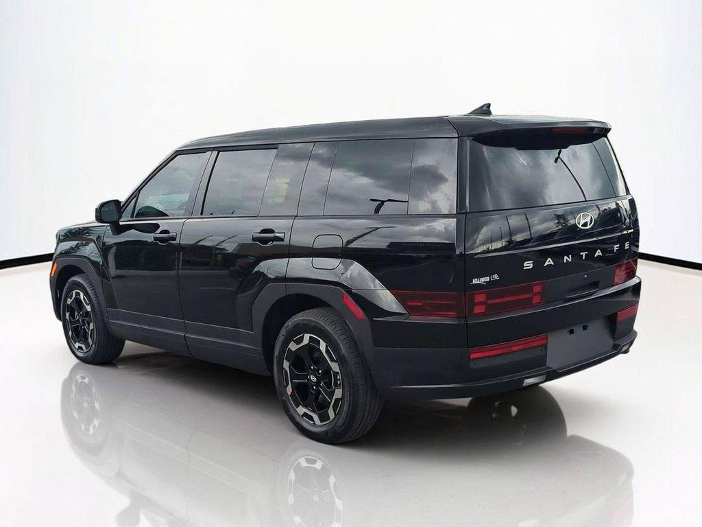 New 2027 Black Hyundai SE FWD image 7