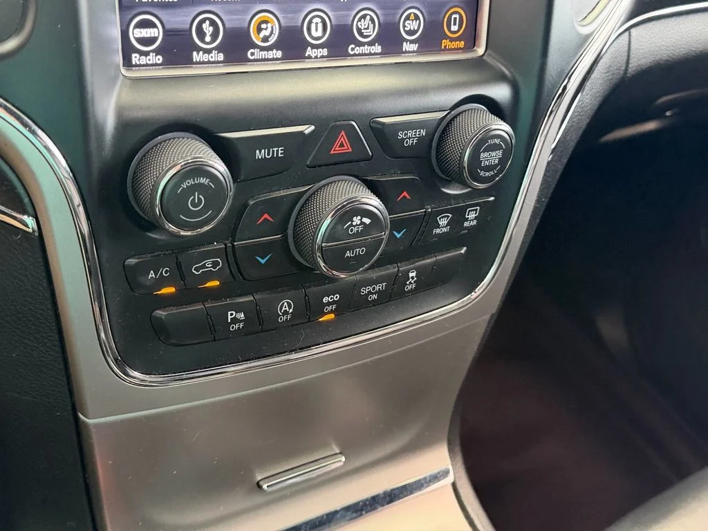 Used 2018 Gray Jeep Limited image 22