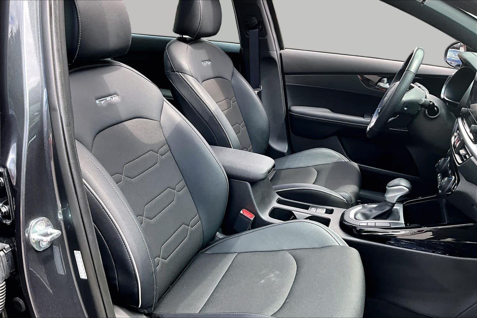 Used 2023 Gravity Gray Kia GT-Line image 9