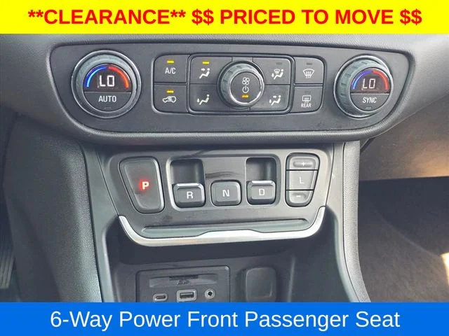 Used 2020 White GMC SLT image 25