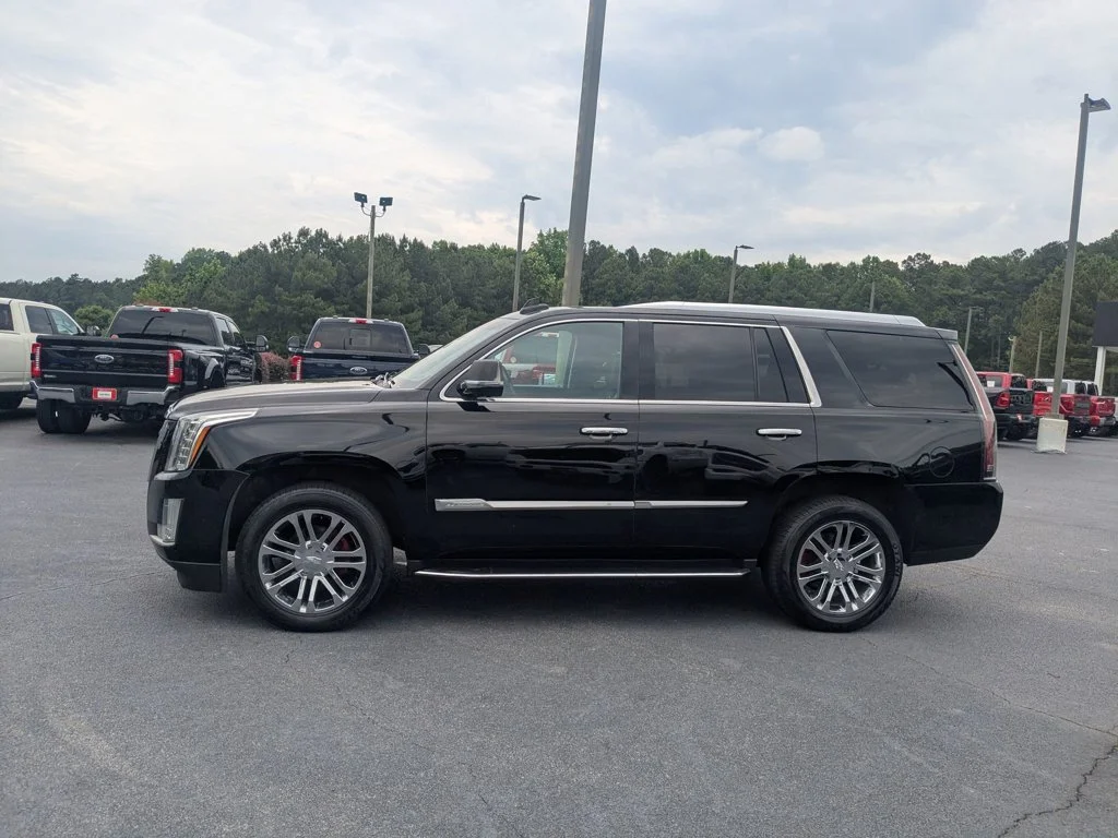 Used 2019 Black Raven Cadillac Luxury image 8