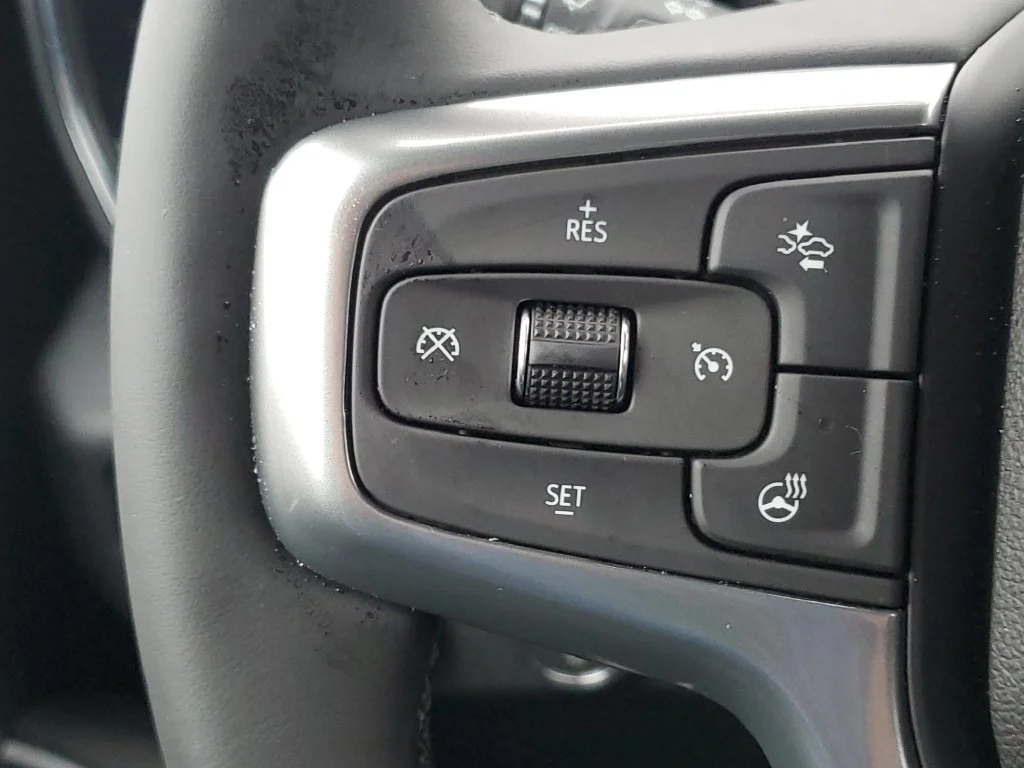 New 2026 Summit White Chevrolet LT (2FL) image 10